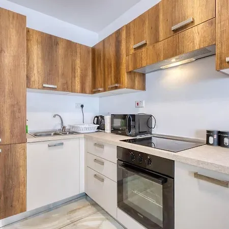 Apartment Thirtynine Bright Steps From Balluta Bay Sliema
