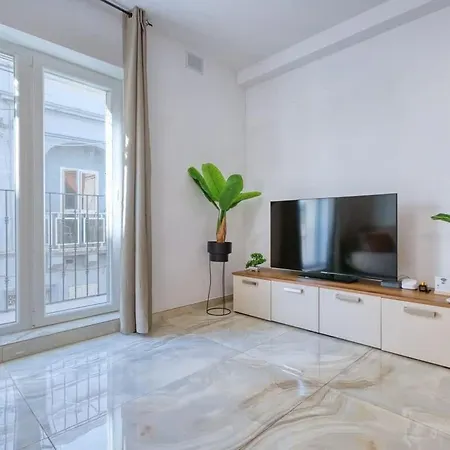 Apartment Thirtynine Bright Steps From Balluta Bay