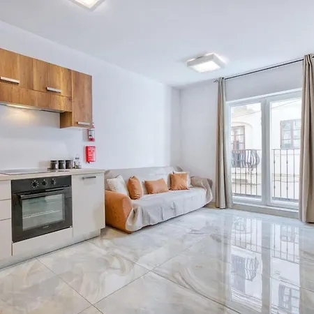 Apartment Thirtynine Bright Steps From Balluta Bay Sliema