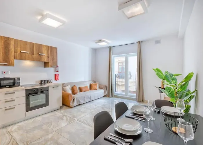 Апартаменты Thirtynine Bright Steps From Balluta Bay *