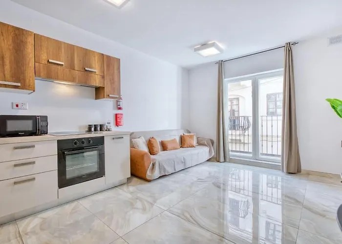 Apartment Thirtynine Bright Steps From Balluta Bay Sliema